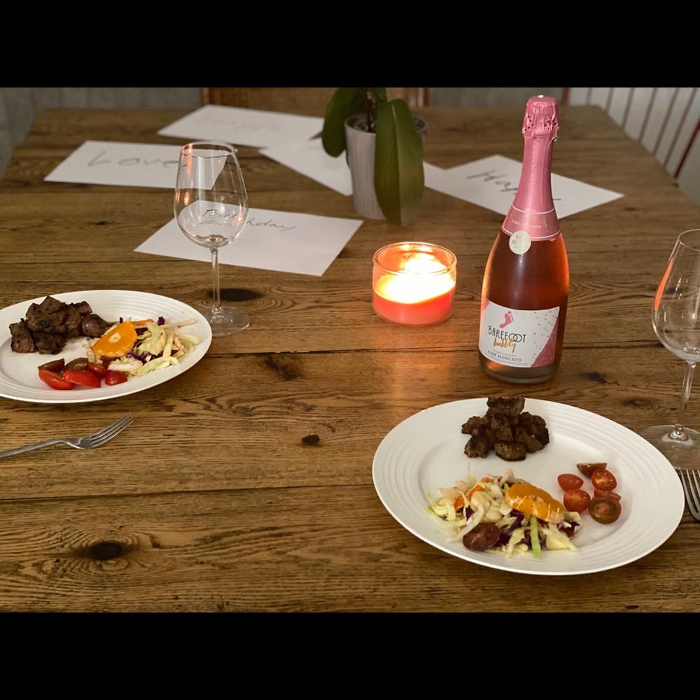 Meet your Posher, Sifa